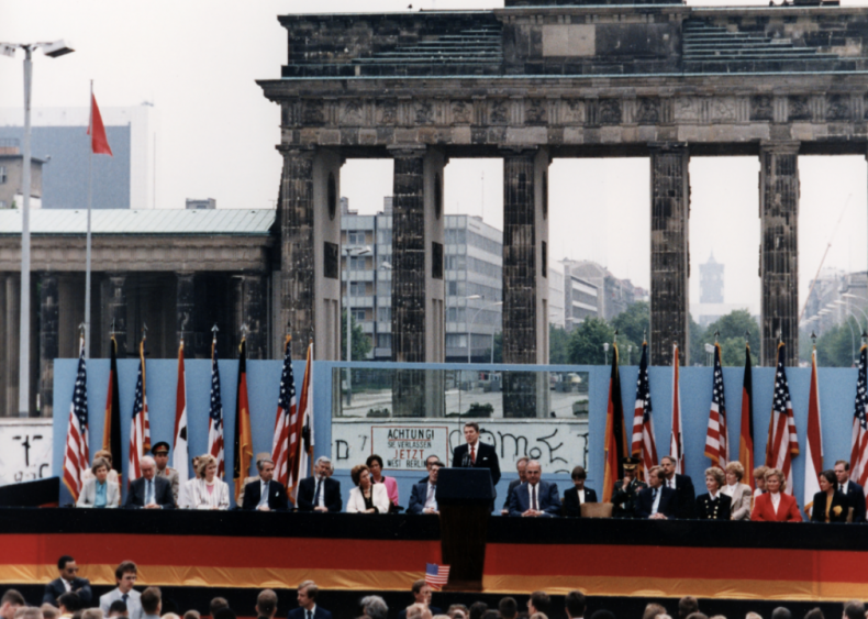 1987: President Reagan at Brandenburg Gate 1987: President Reagan at Brandenburg Gate