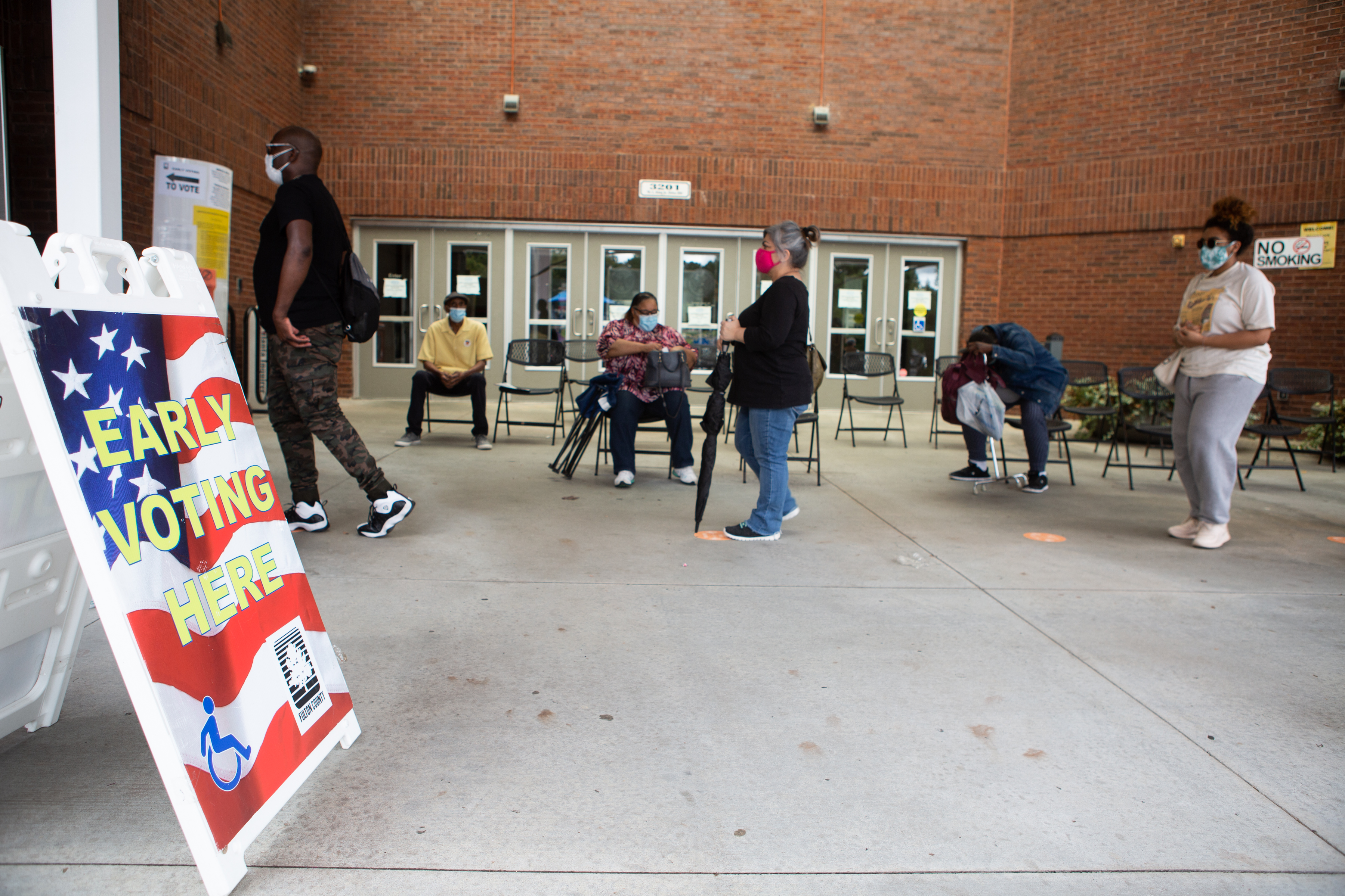 Long lines reported as early voting begins in Texas