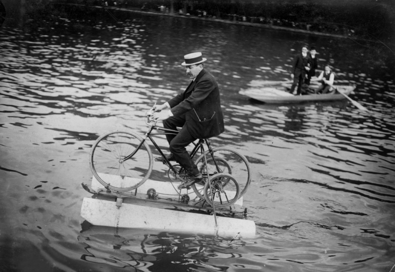 Amphibocycle