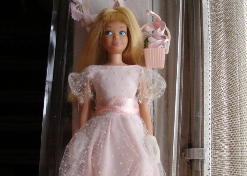 1990: Barbie becomes a bridesmaid