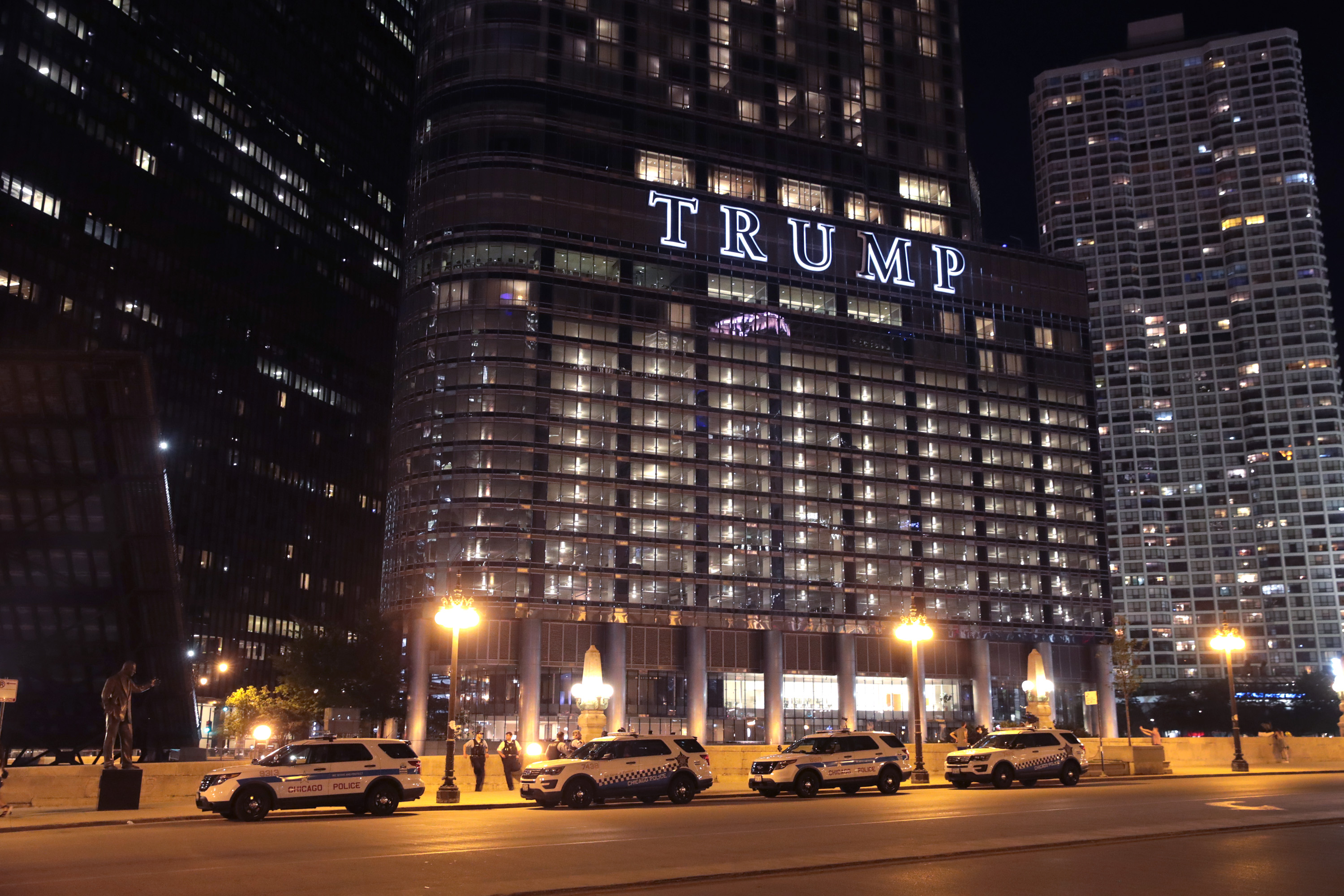 USW shines Biden-Harris 'batlight' on Trump Tower in Chicago