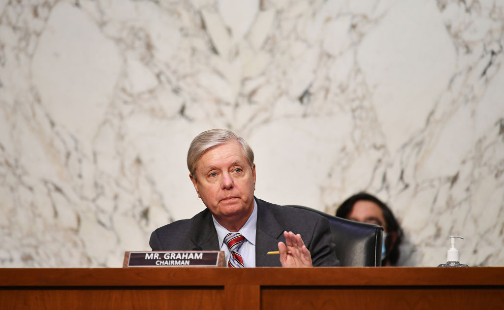 Two Women Confront Lindsey Graham in Airport Over Amy Coney Barrett Nomination