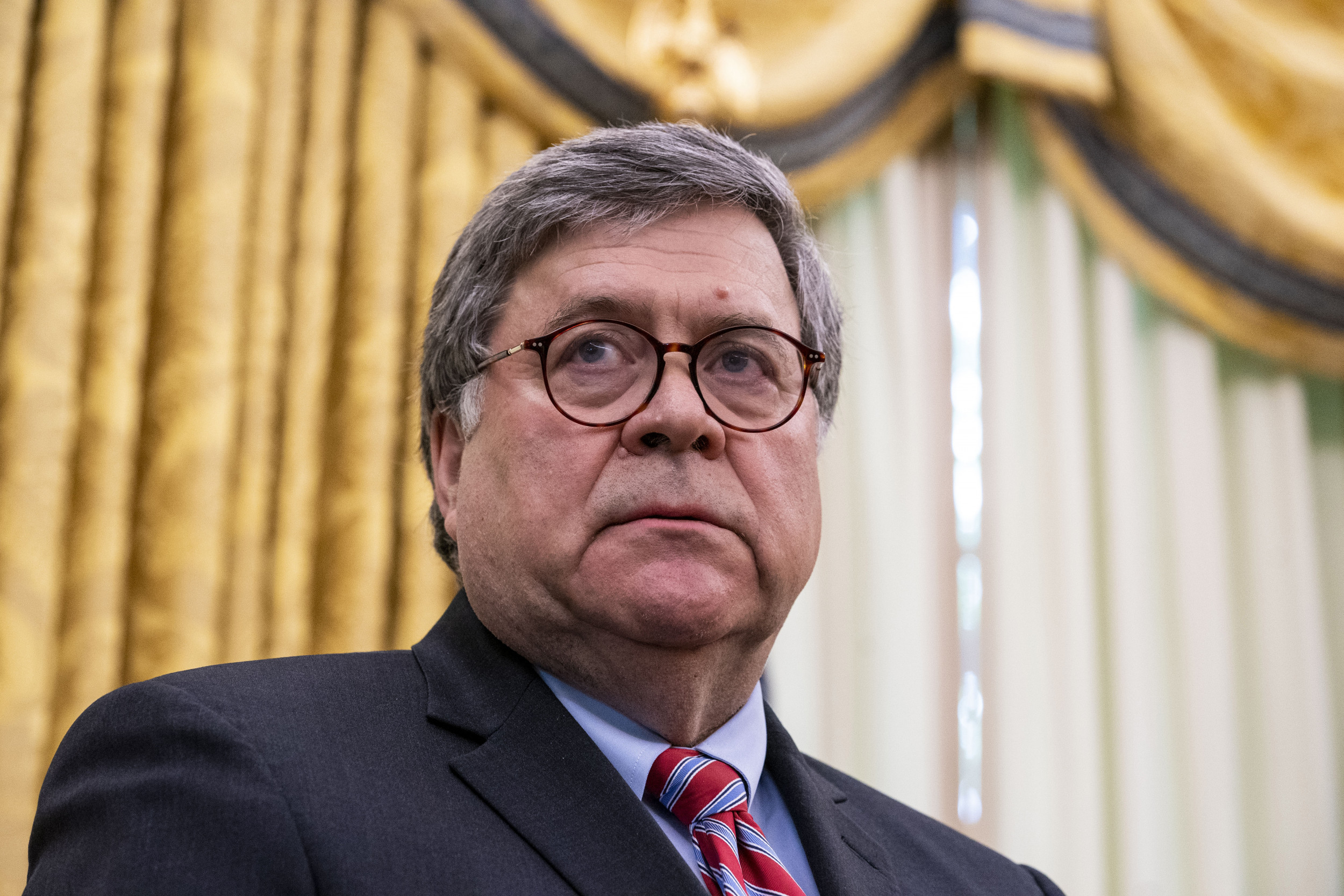 Trump Says AG Barr Has to 'Act Fast' to Uncover Biden's 'Major Corruption' 14 Days Before Election thumbnail