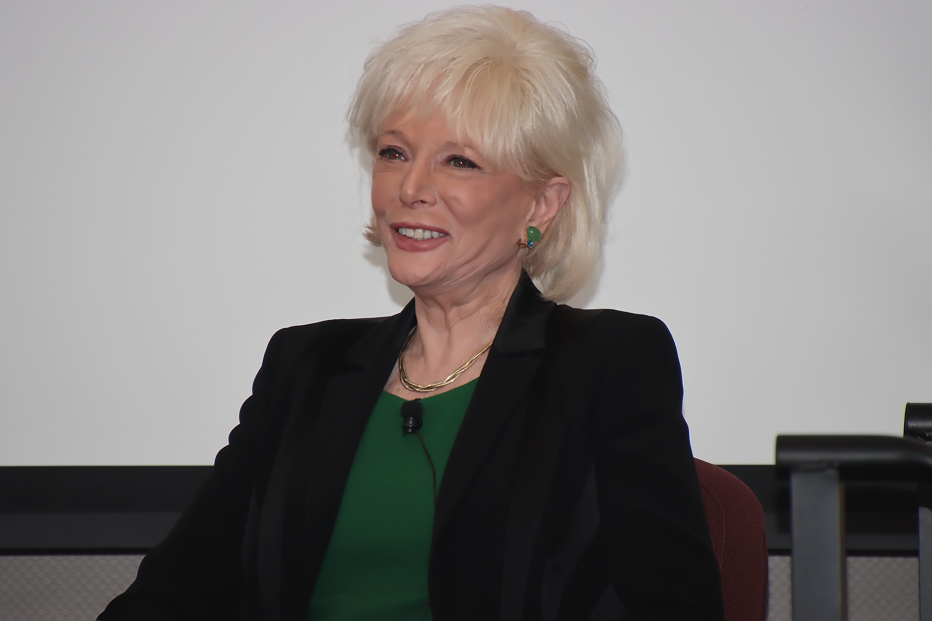 Trump calls out CBS' Lesley Stahl for "not wearing a mask at Whit...