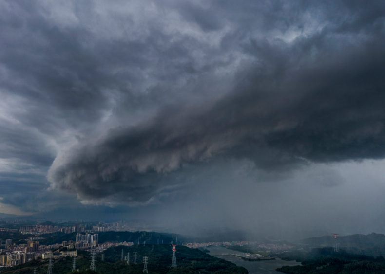 Typhoon Higos hits Shenzhen Guangdong