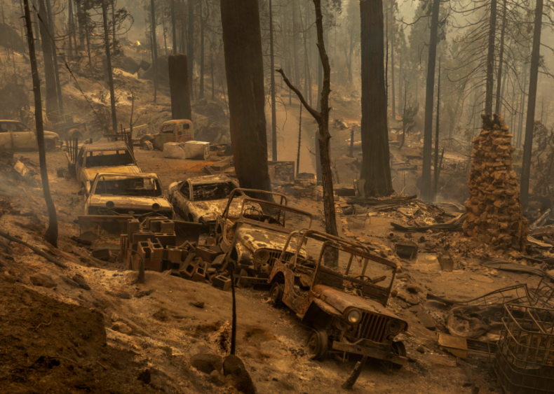 California’s Sierra National Forest burns