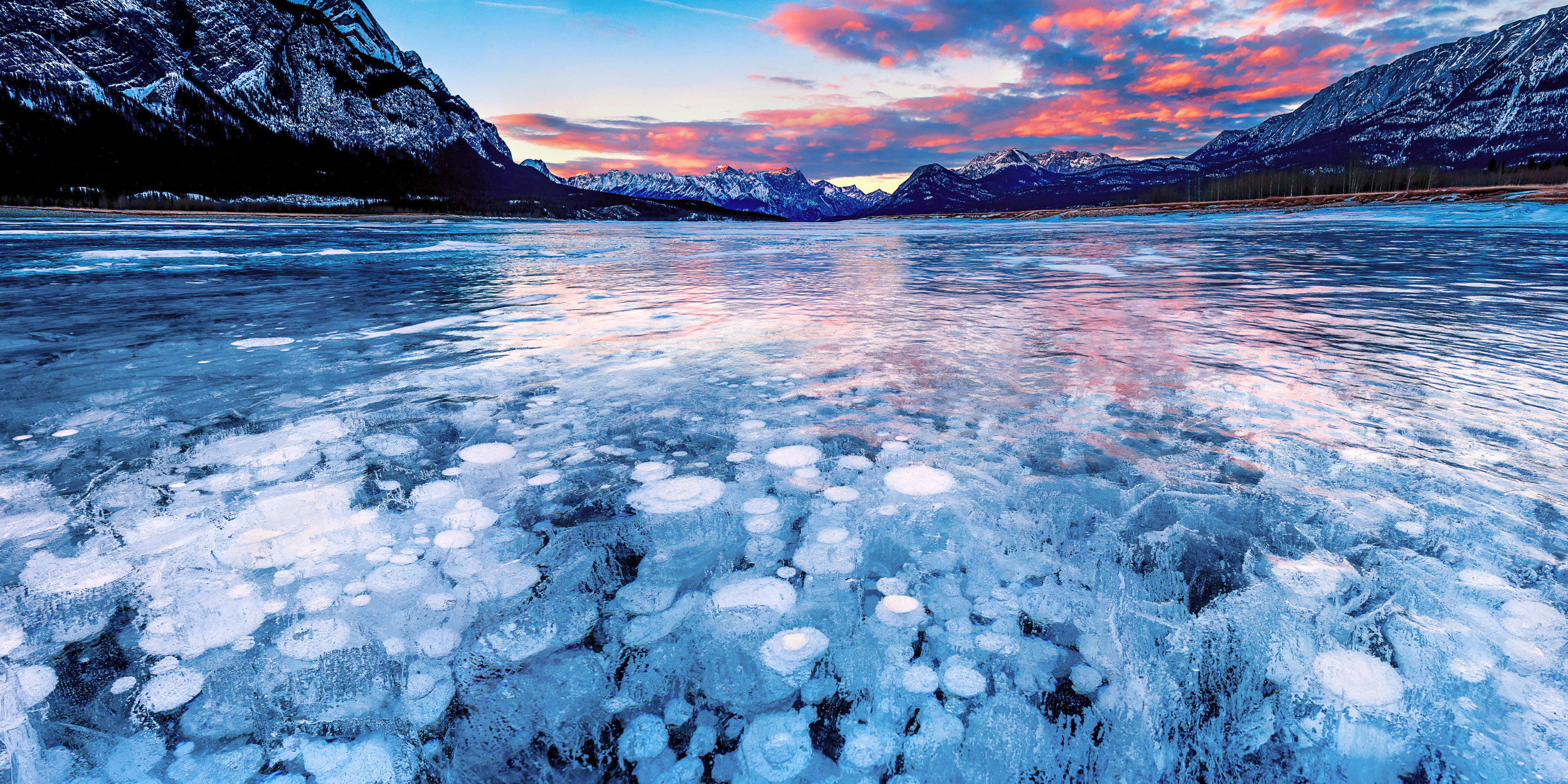 Вода зима фото. Как выглядит озеро. Под Ice.