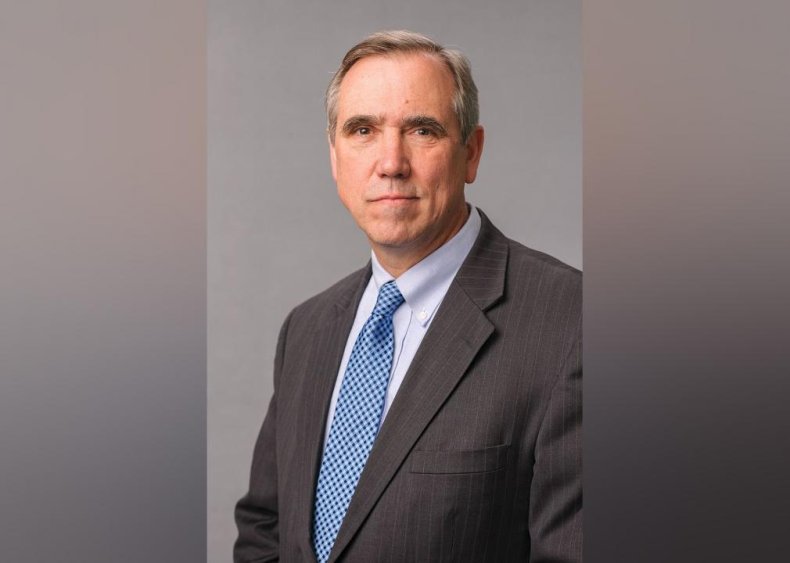 Oregon: Jo Rae Perkins (R) vs. Jeff Merkley (D)