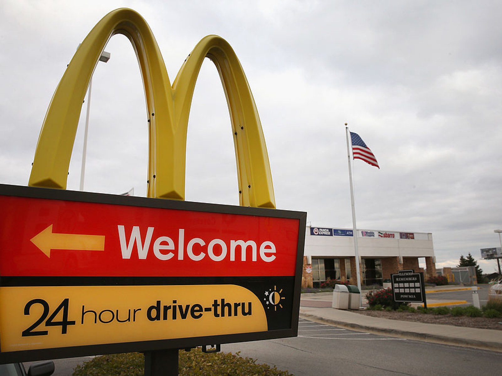 Gunman Opens Fire At Mcdonalds Drive Thru In Dispute Over Change Police Say Gunman Opens Fire At Mcdonalds Drive Thru In Dispute Over Change Police Say