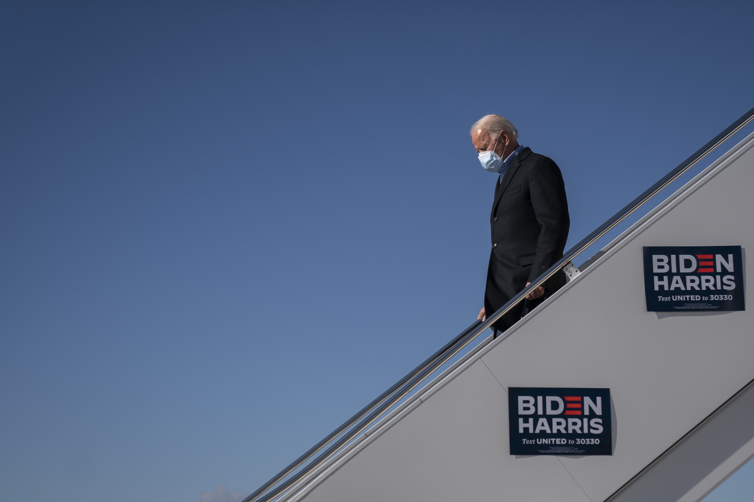 Sabatos Crystal Ball Final Projection Shows Biden Ahead With Georgia