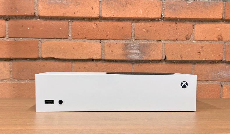 Xbox Series S Review Front of Console
