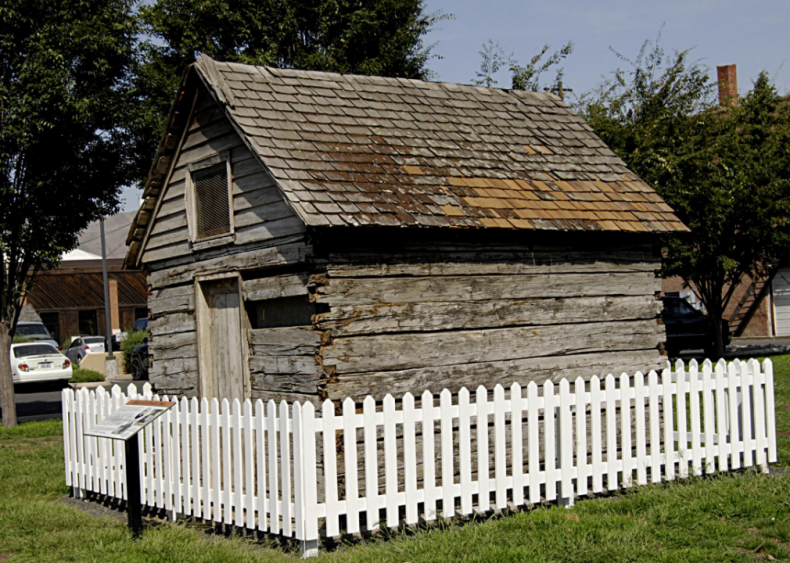 Idaho: Thompson Log Cabin, Lewiston