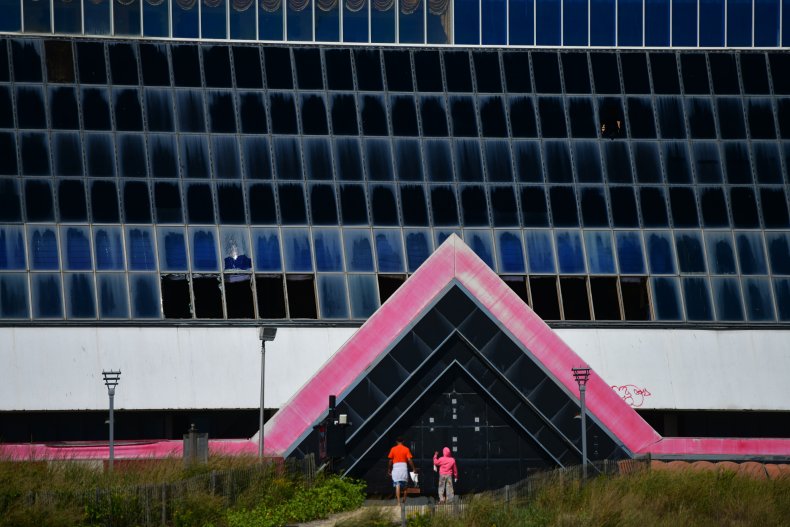 trump plaza implosion atlantic city