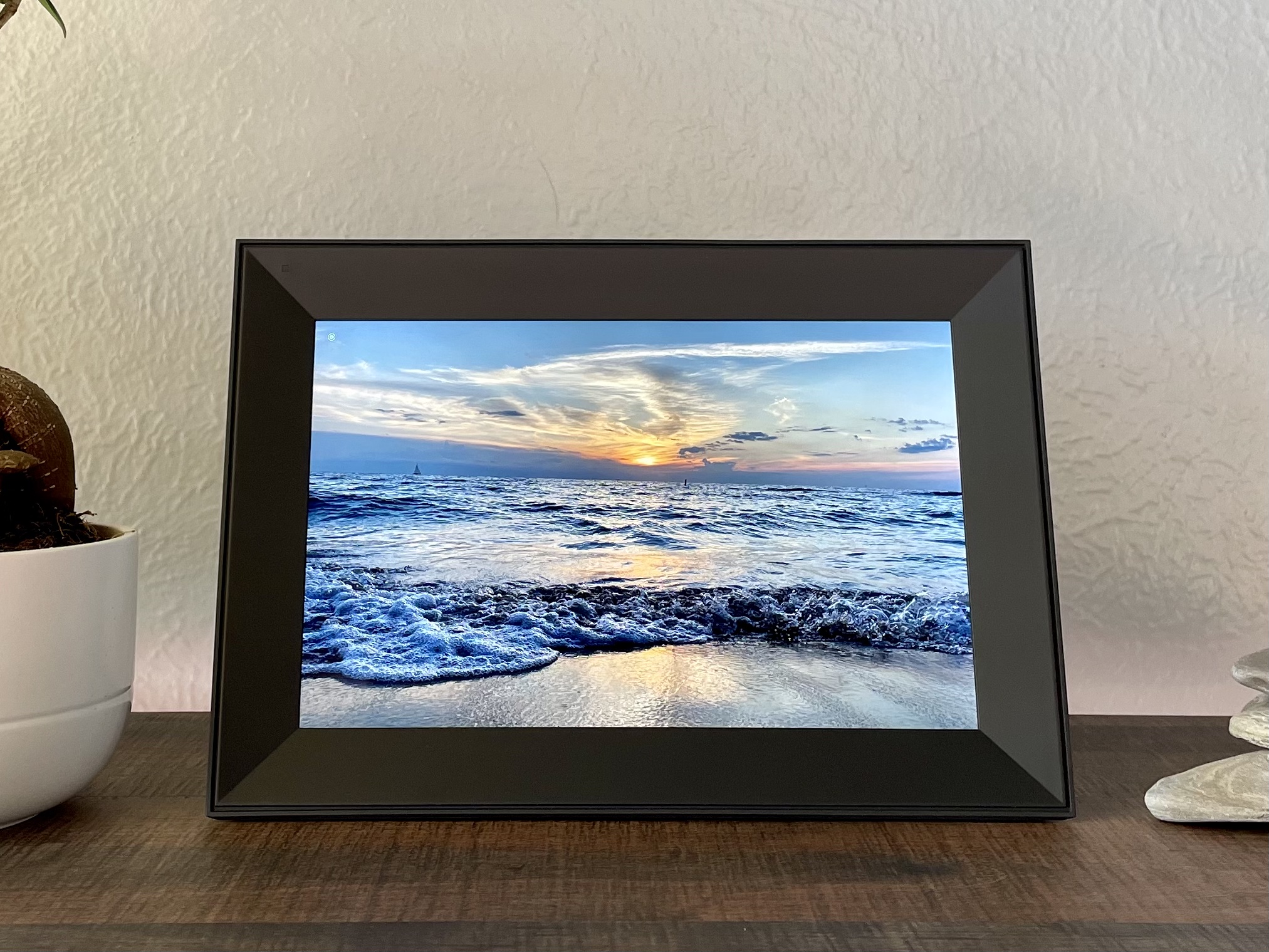 Aura Frames Carver: WiFi Digital Photo Frame Review 