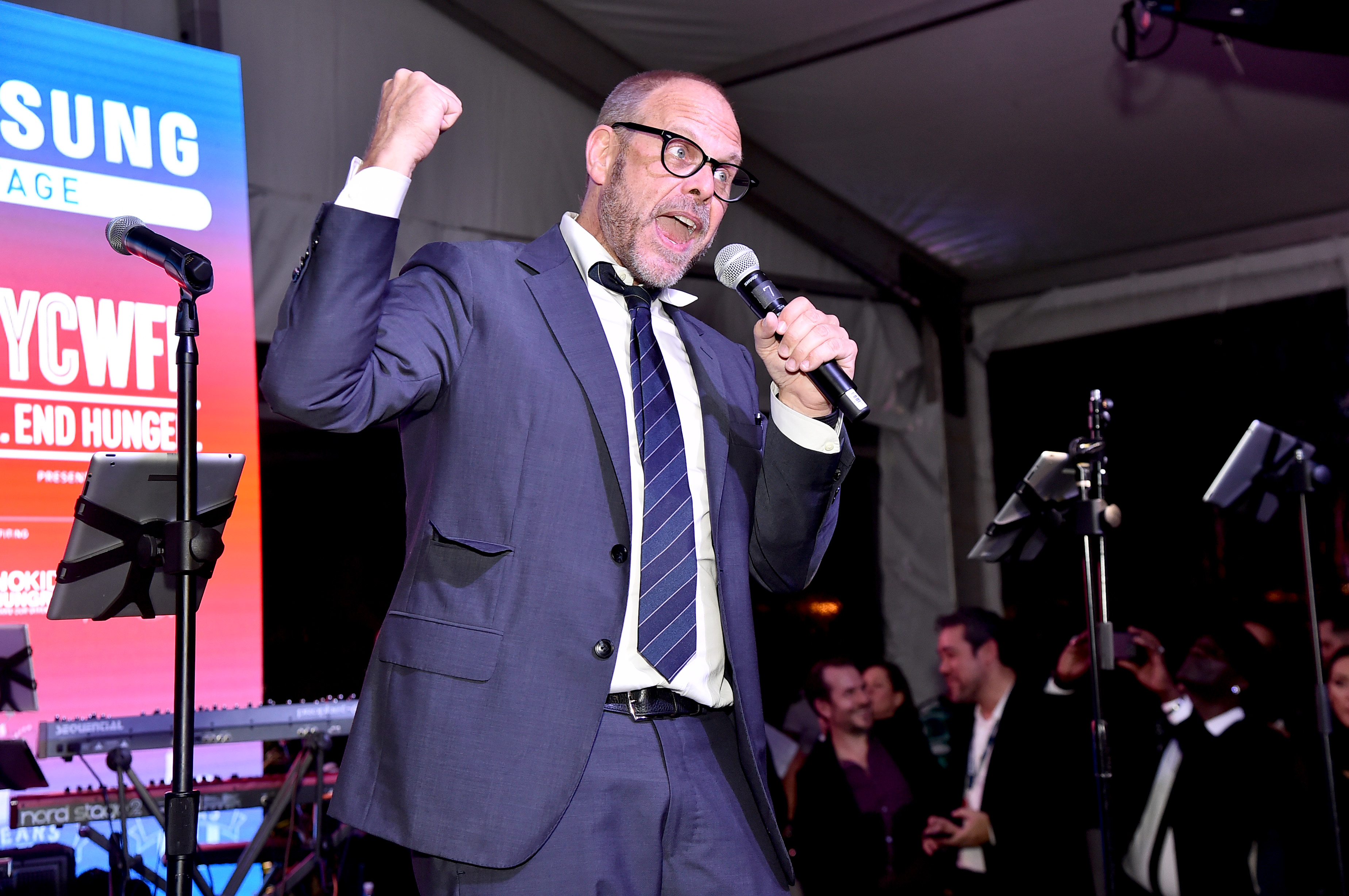 Alton Brown Reveals He’s Voted Republican and Fans Are Not Impressed