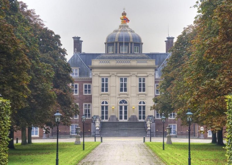 King Willem-Alexander: Huis ten Bosch Palace King Willem-Alexander: Huis ten Bosch Palace