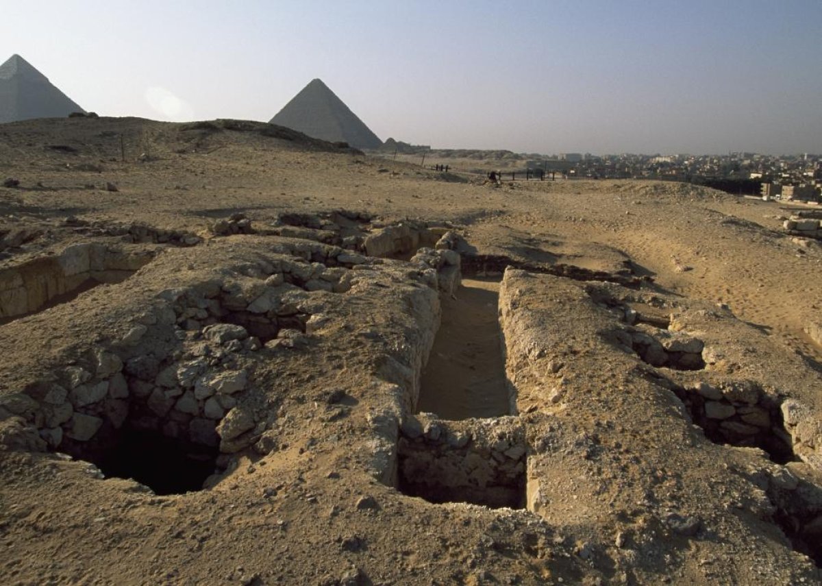 Tombs of pyramid builders in Egypt