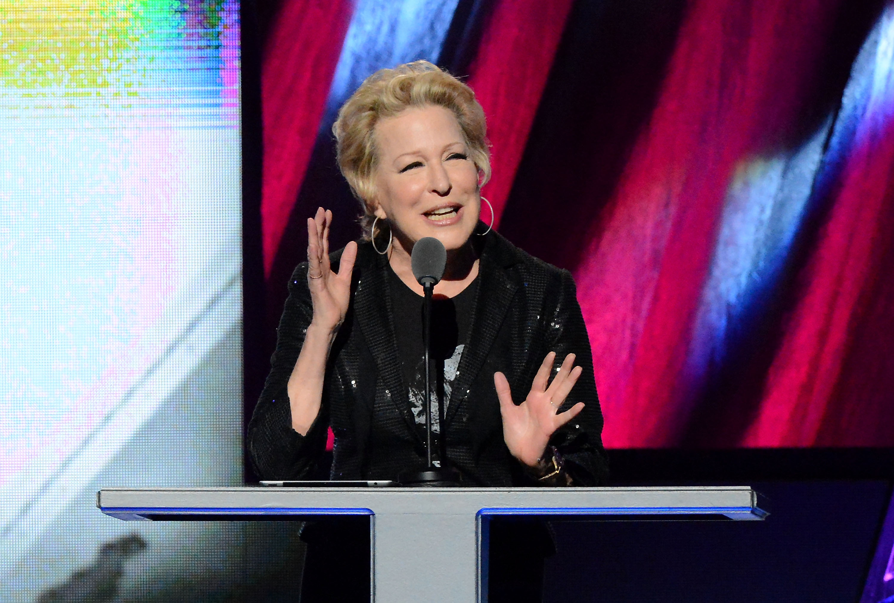 Bette Midler Accuses Mitch McConnell of 'Cheating,' Urges Kentucky ...