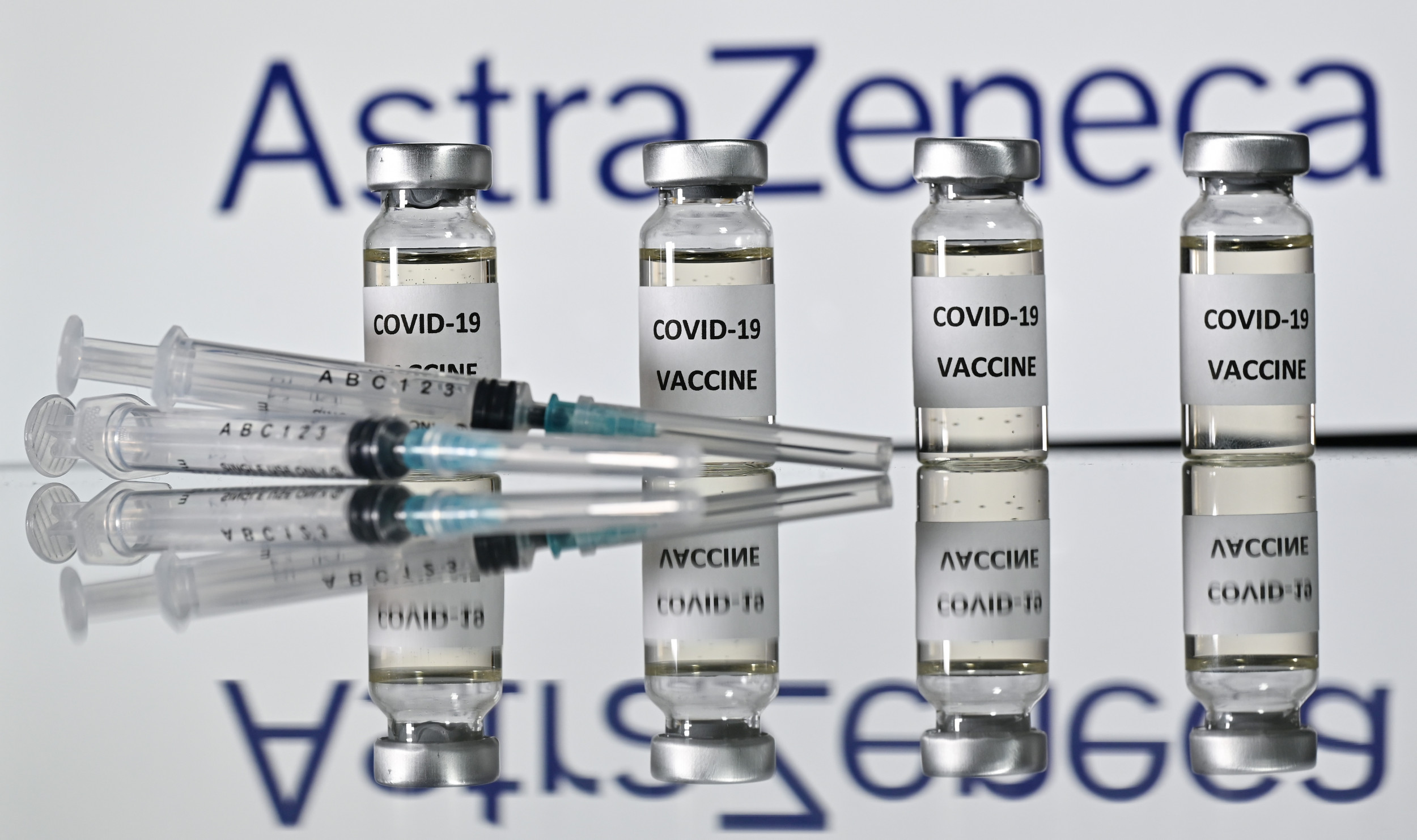 Европе вакцины. Вакцина ASTRAZENECA против Covid-19. Astra Zeneca Швеция вакцина. АСТРАЗЕНЕКА вакцина от коронавируса. АСТРАЗЕНЕКА чья вакцина.