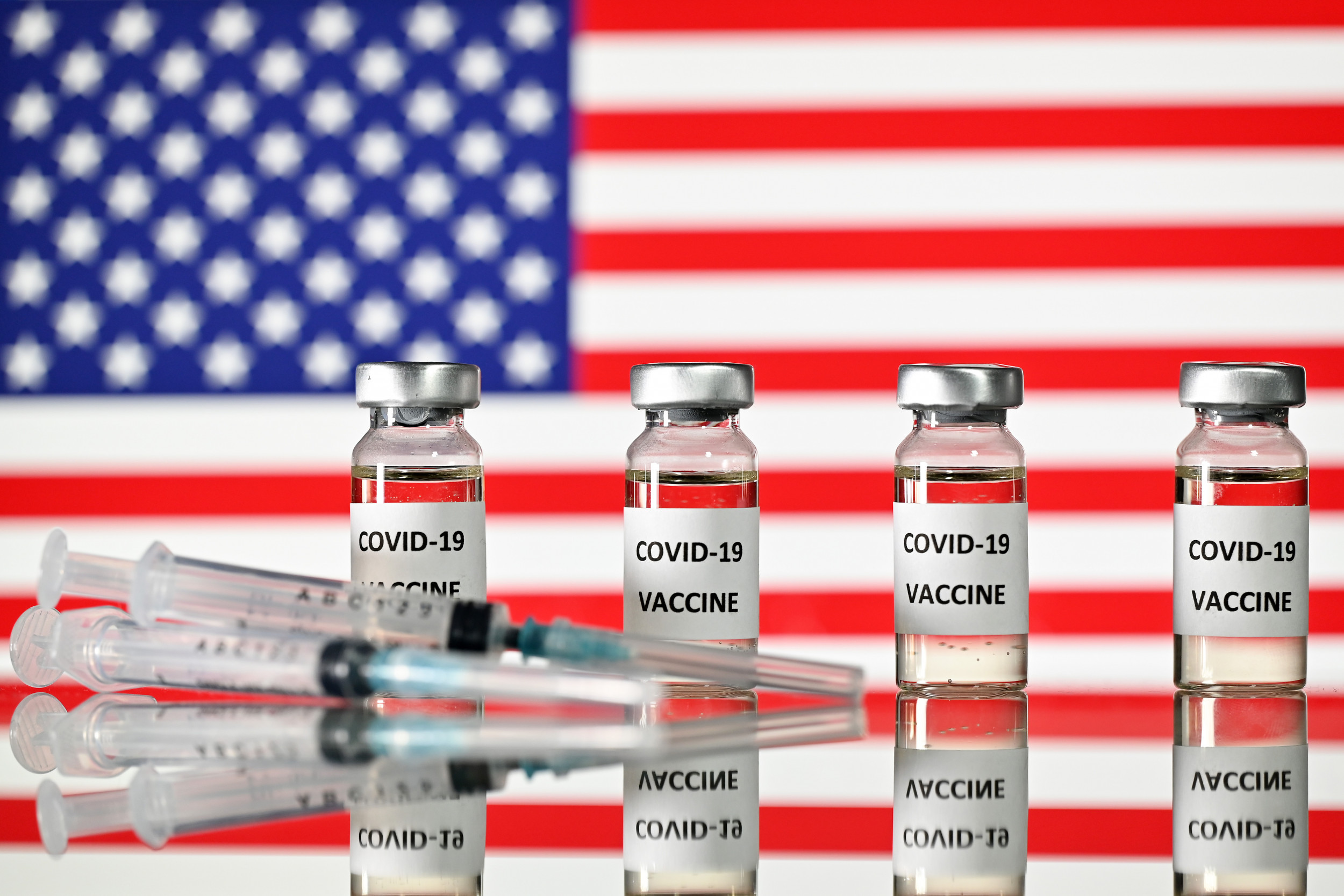 Американская вакцина. Конгресс США вакцинация. Вакцинация США аэропорт.