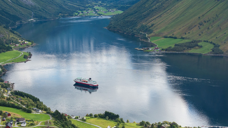 hurtigruten norway cruise