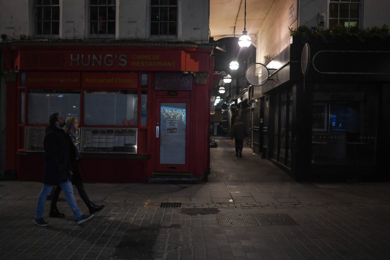 I locali notturni deserti di Londra a causa del blocco del coronavirus