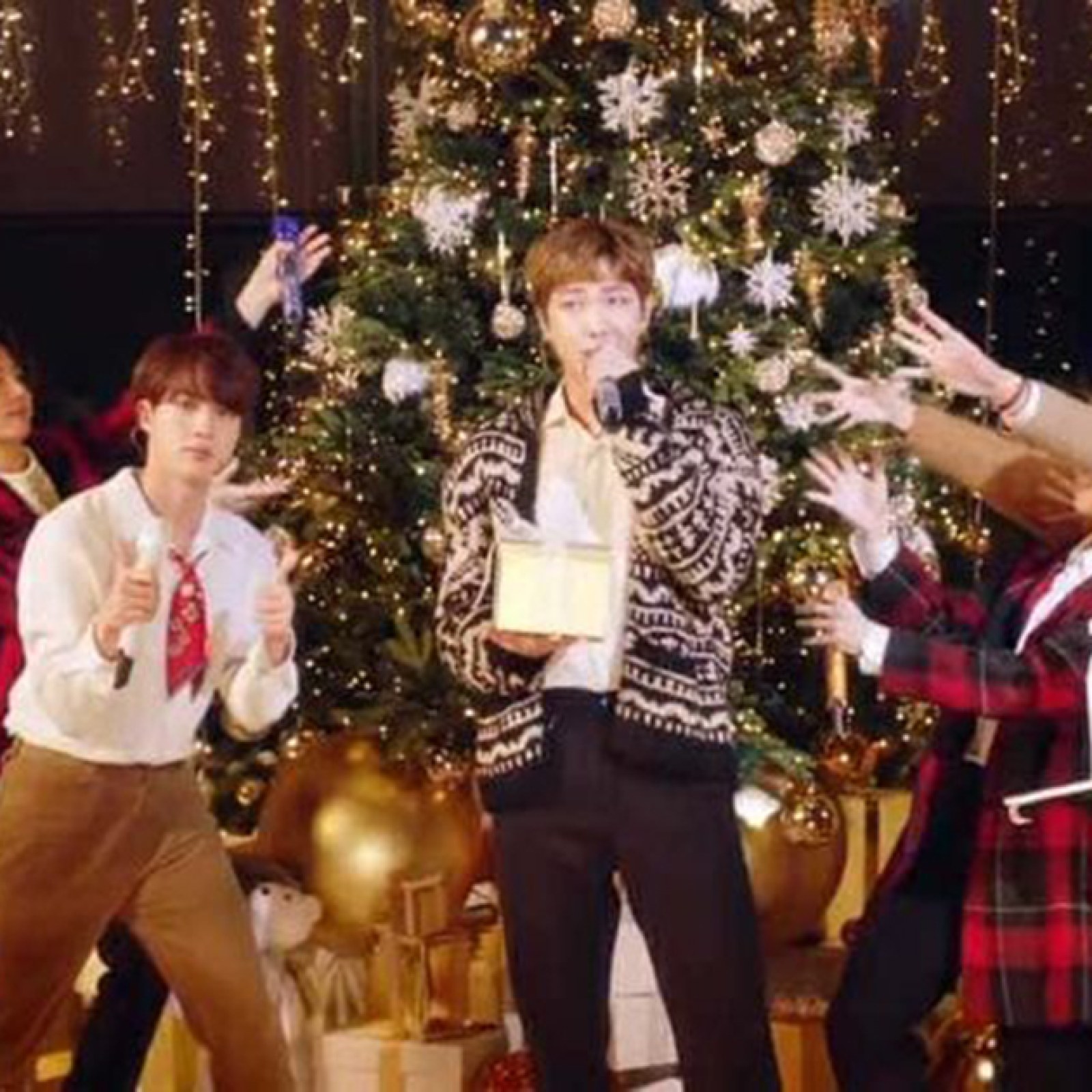 Disney Holiday Singalong When The Special Will Be Streaming On Disney