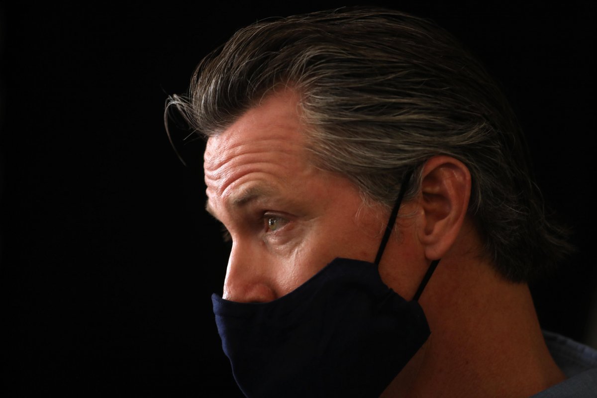 Gavin Newsom wearing mask in Los Angeles