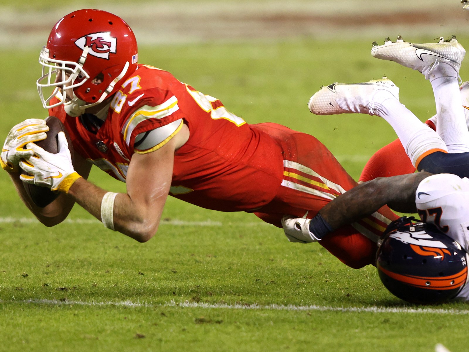 Sunday Night Football on NBC - Travis Kelce made his fantasy managers happy  in Week 1. #ChiefsKingdom