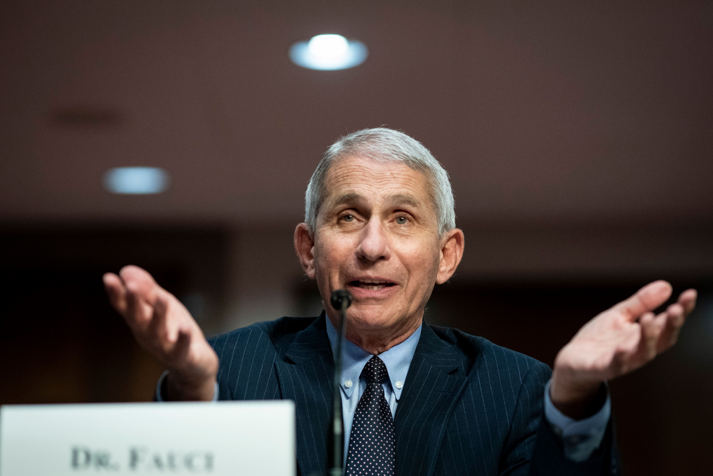 Fauci Says He Would Take COVID Vaccine Publicly, After Similar Pledges ...