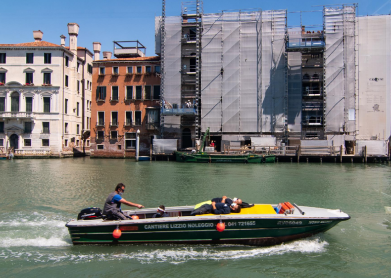 Italy: Workers get long lunch breaks for naps