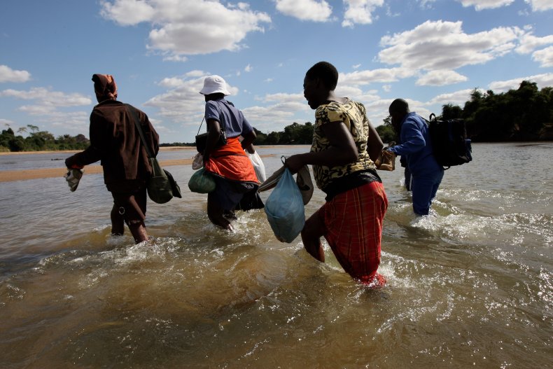 Border crossing Zimbabwe