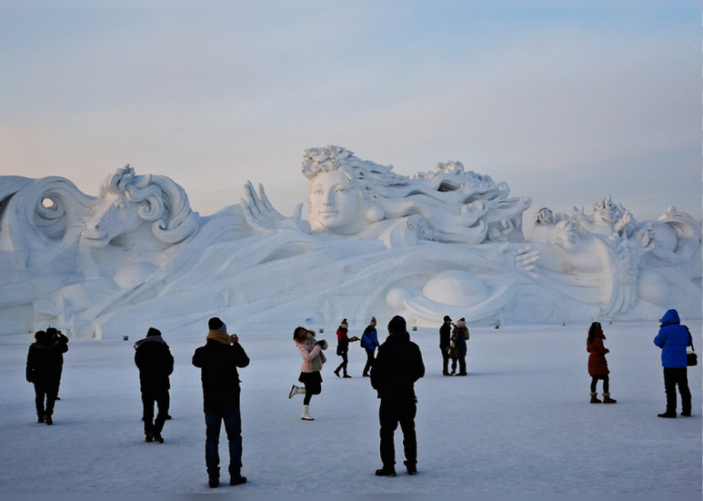 117-meter long sculpture at the Harbin Festival