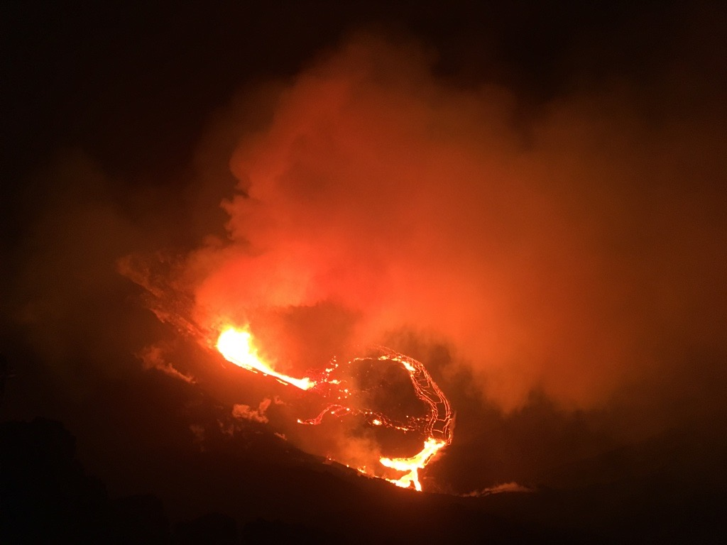 Hawaii's Kilauea Volcano Eruption Currently Poses No Threat to Resident