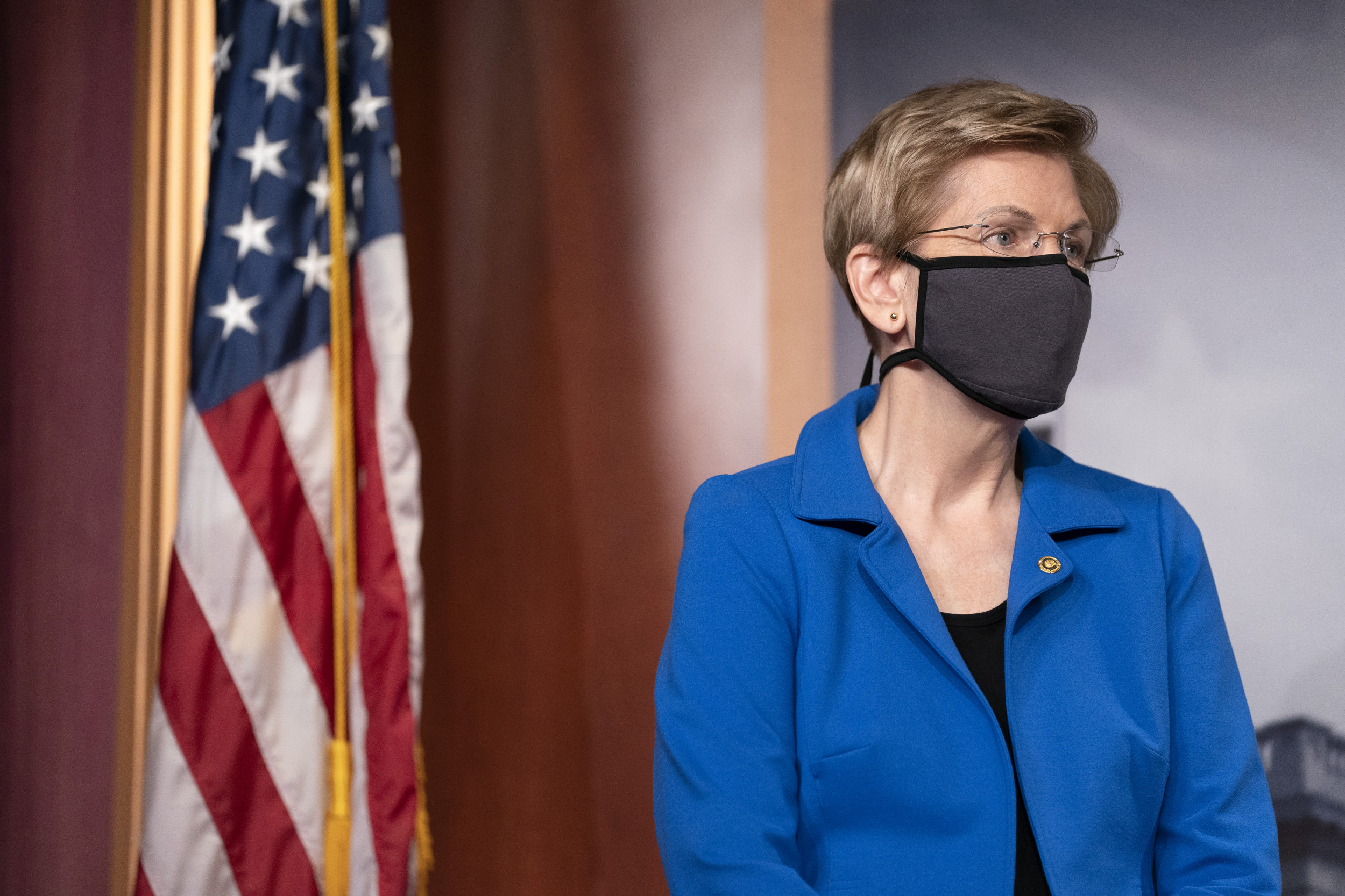 Elizabeth Warren Asks McConnell If His Caucus Has 'The Heart' To Provide 00 Checks