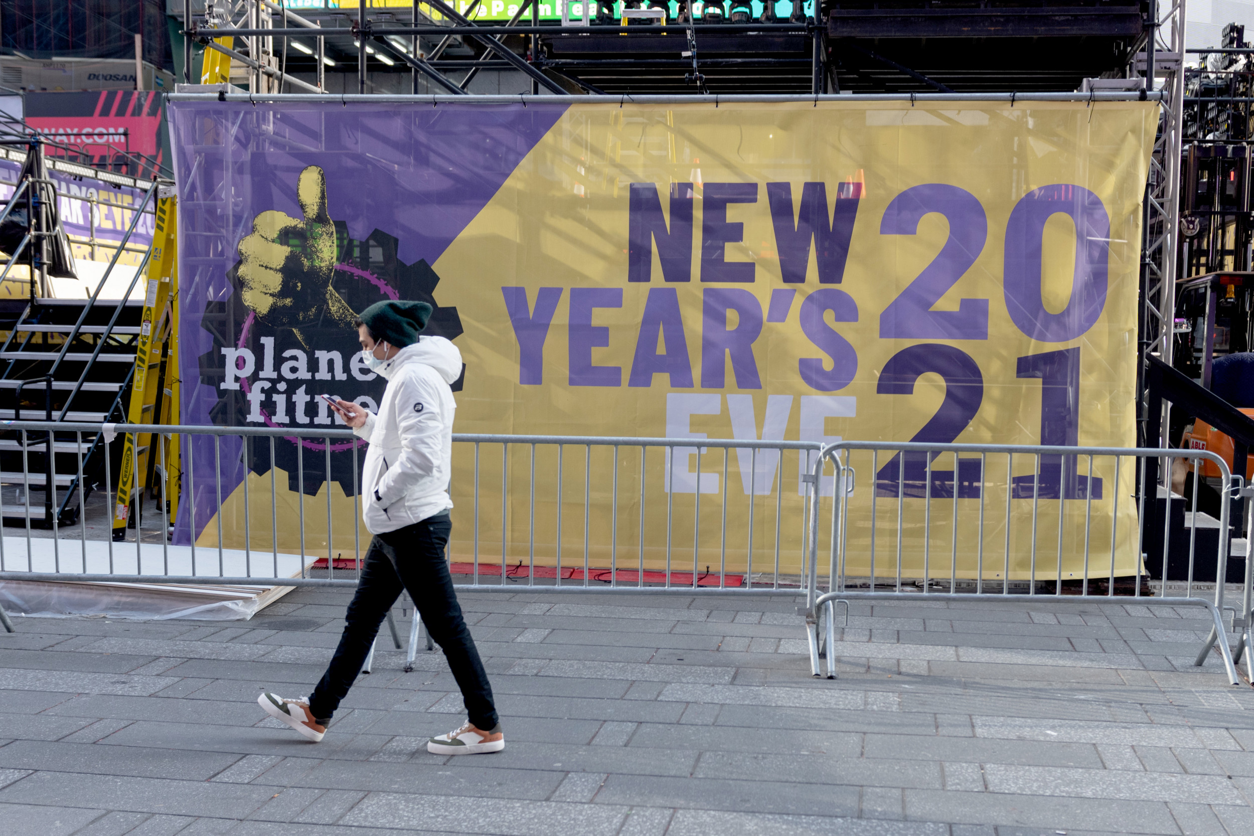 Auld Lang Syne' Lyrics And Meaning Explained For New Year's Eve 2020