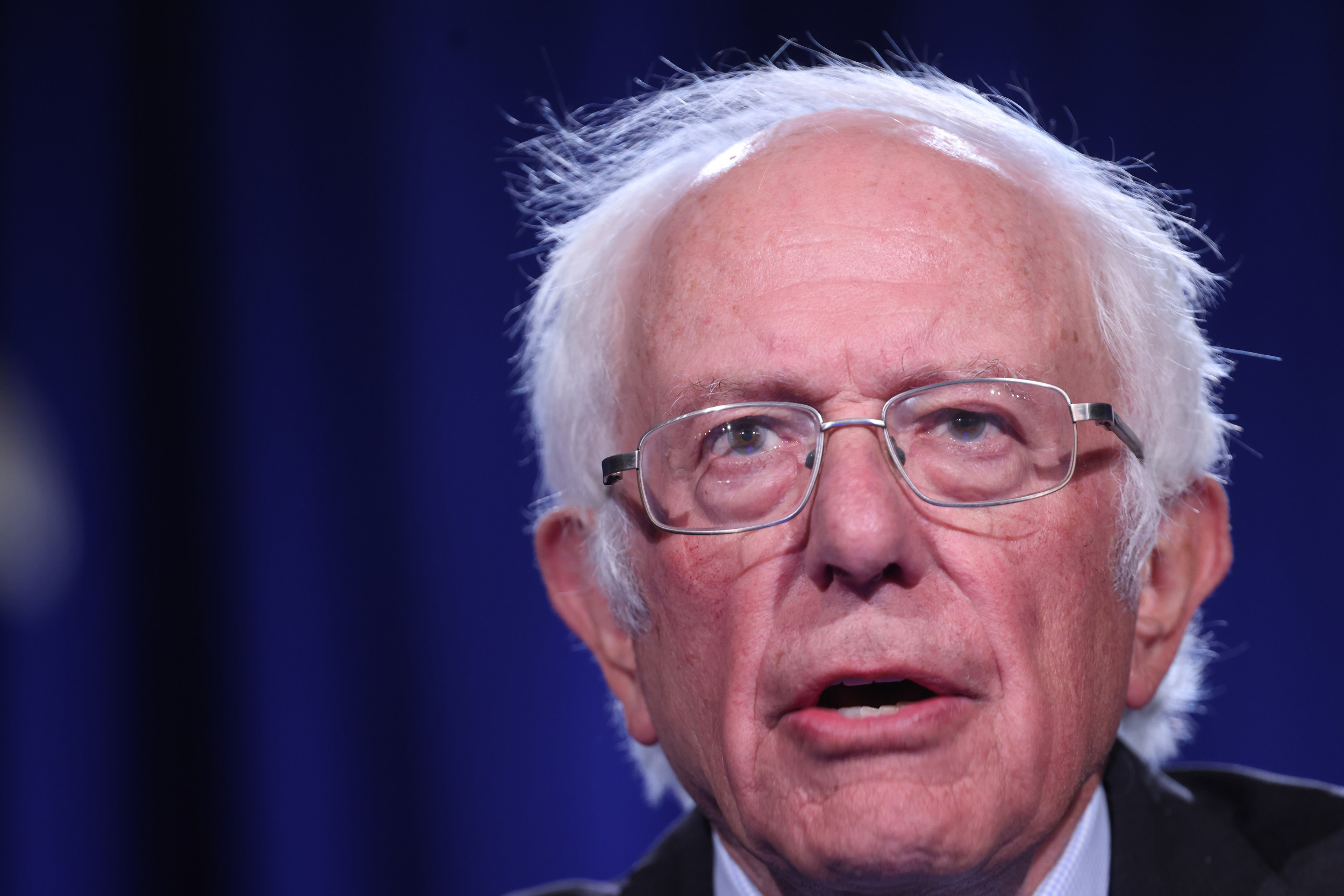 bernie-sanders-threatens-to-delay-senators-recess-in-push-for-2-000