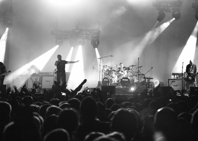 Nu metal closes out the decade