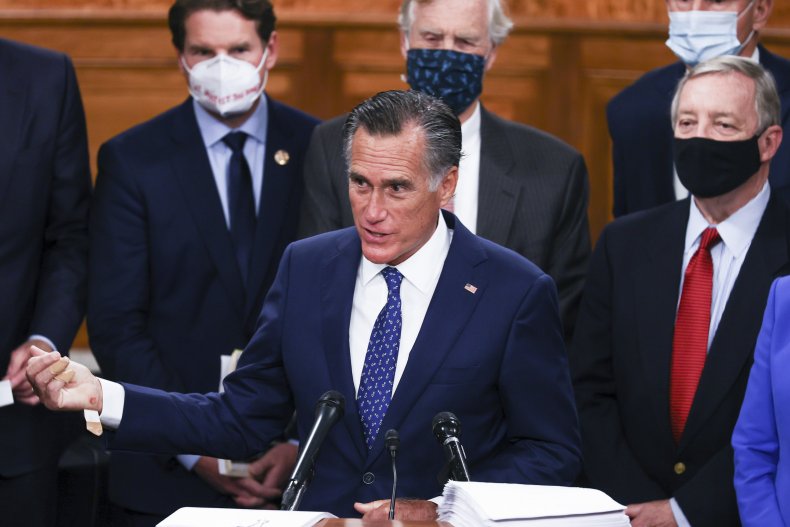 Mitt Romney with bipartisan group of lawmakers