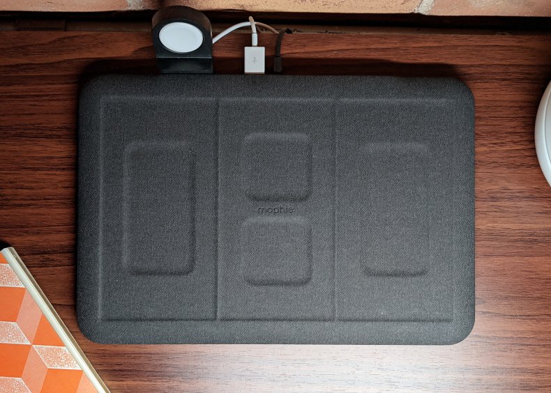 Mophie 4-in-1 Wireless Charging Mat 5 devices