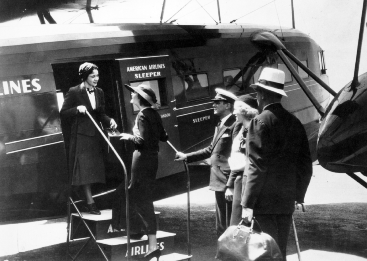 1920s: Planes become available for passengers