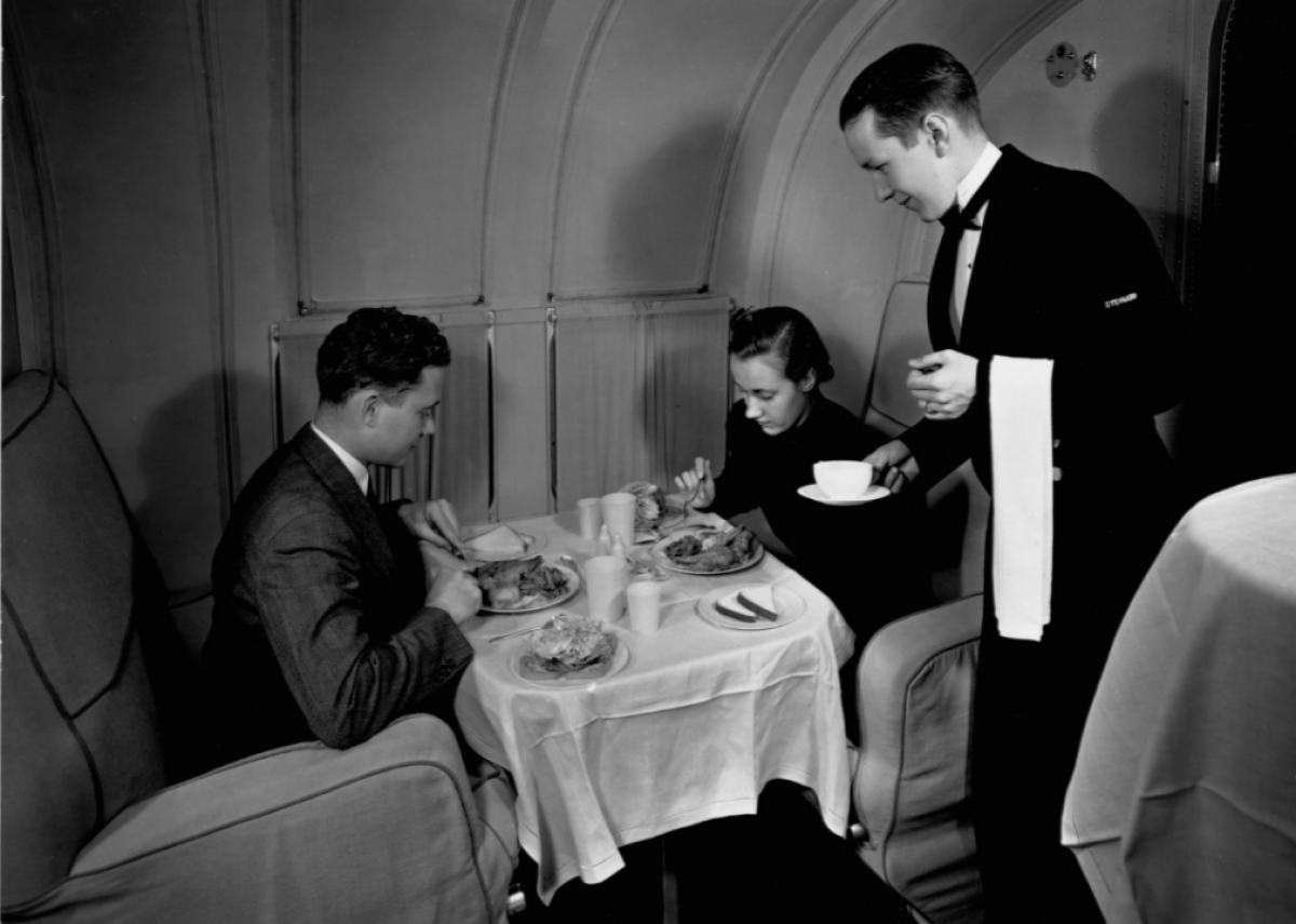1936: United Airlines pioneers first airplane kitchen