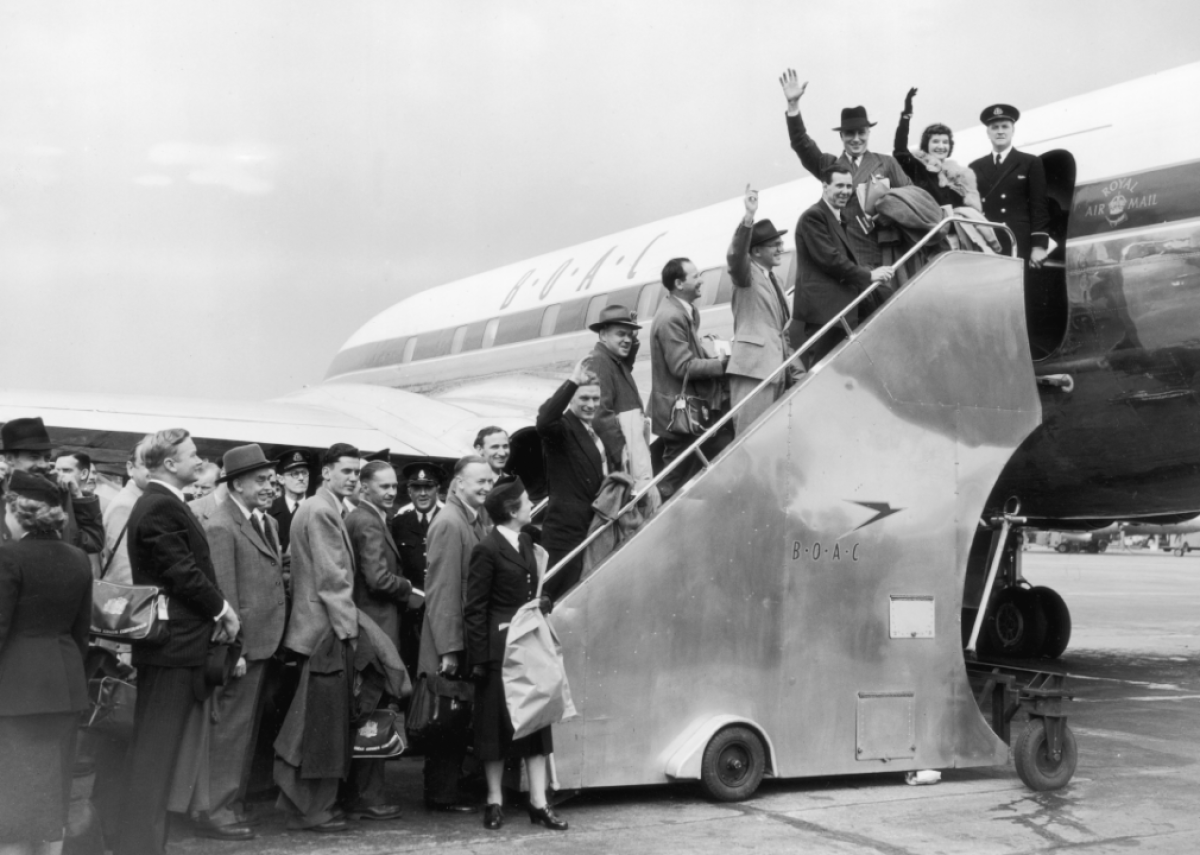 1948: Passengers get first coach fares