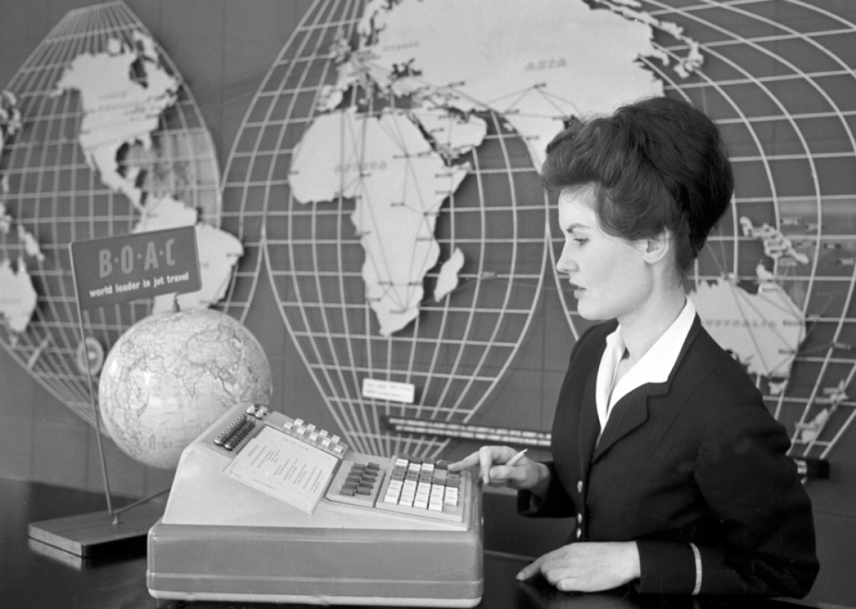1960: American Airlines develops booking automation system