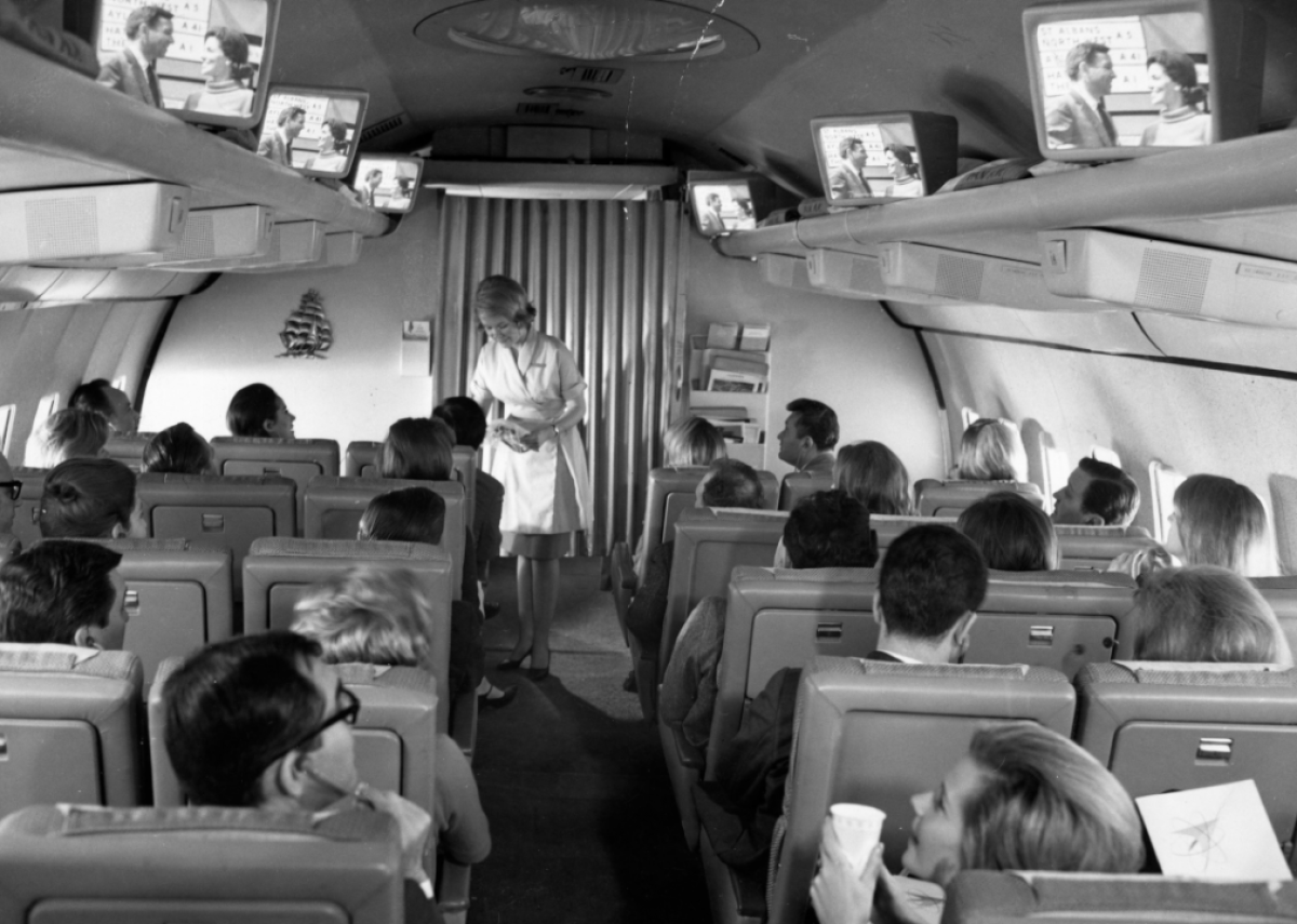 1961: In-flight entertainment monitors advance