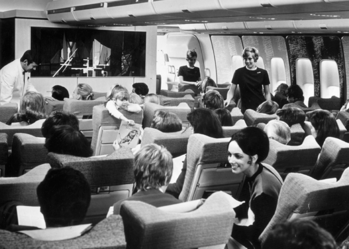 1975: Airlines offer in-flight gaming