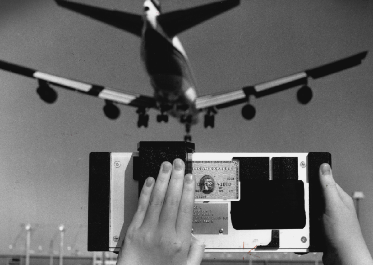 1986: Airlines partner with credit card companies