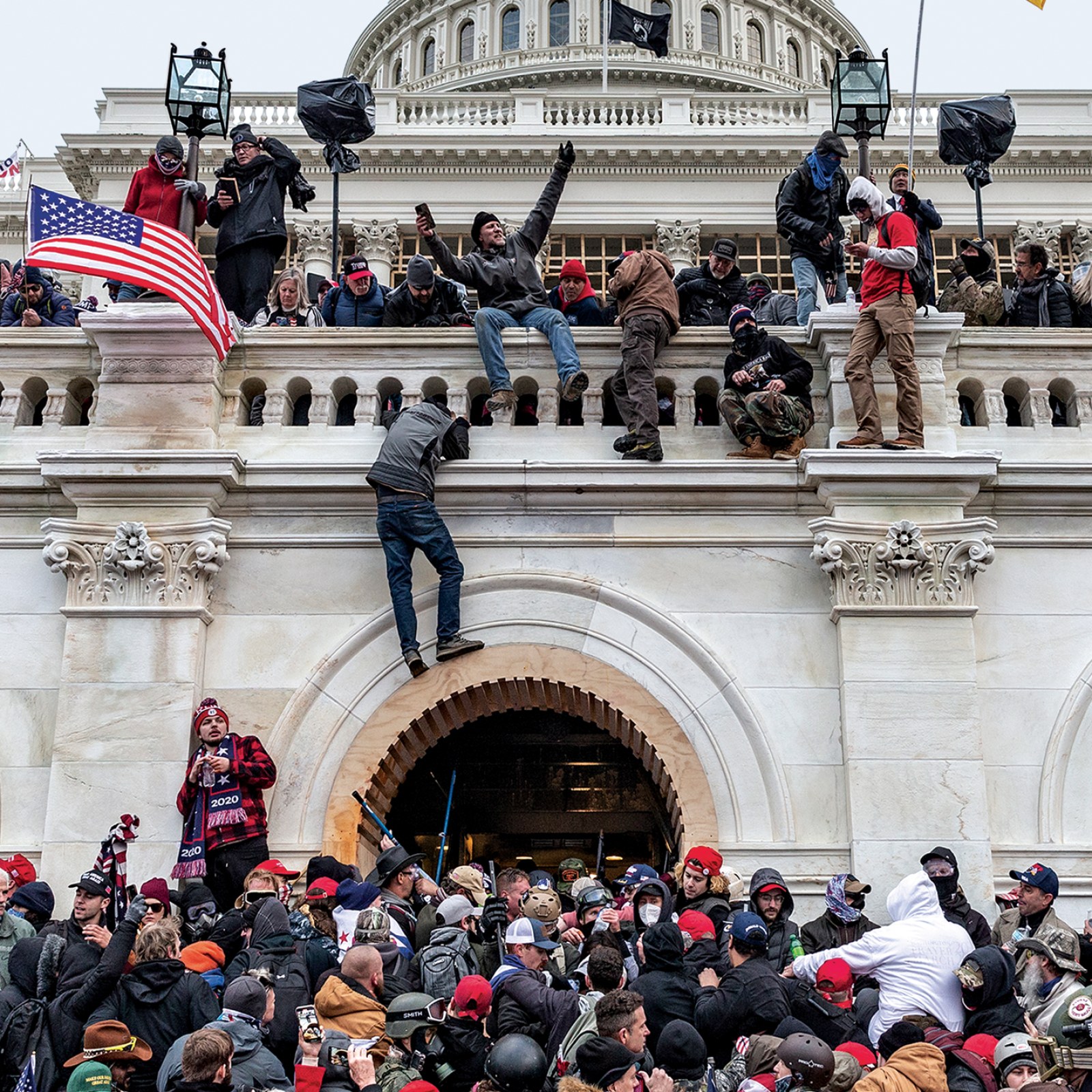 FBI, Homeland Security, White House Advisers Foresaw Possible Riots, Looked the Other Way