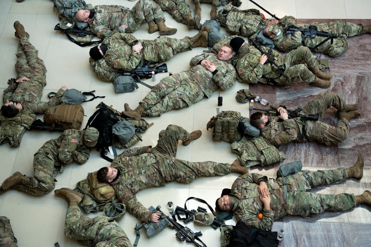 National guard sleep on Capitol floor 