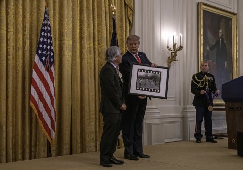 medal of arts, president, photographer